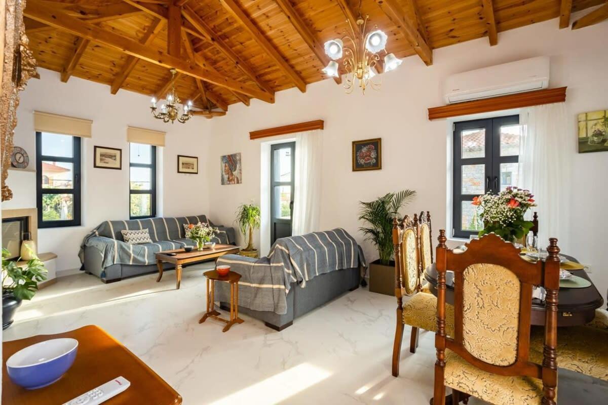 Mani Stone Built A Breath Away To The Sea Apartment Stoúpa