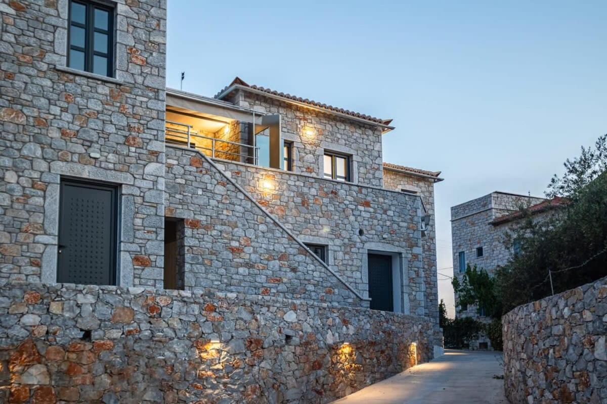Mani Stone Built A Breath Away To The Sea Apartment *